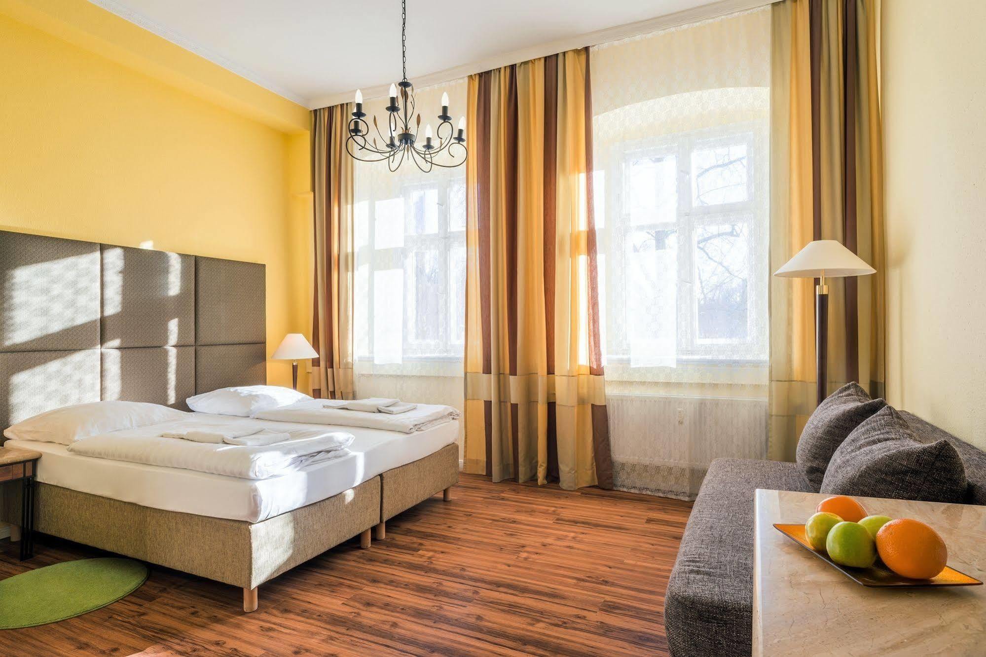 Hotel-Pension Michele Berlin Zewnętrze zdjęcie
