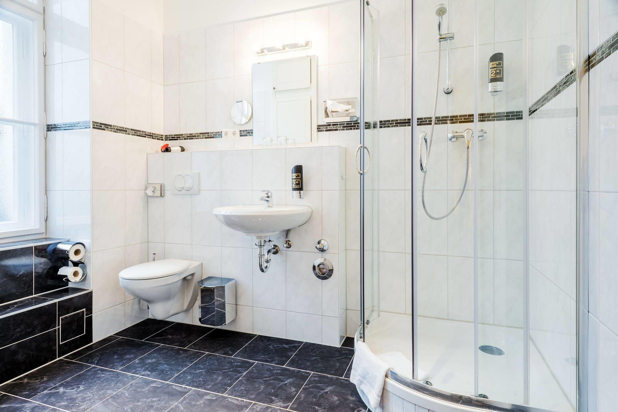 Hotel-Pension Michele Berlin Zewnętrze zdjęcie