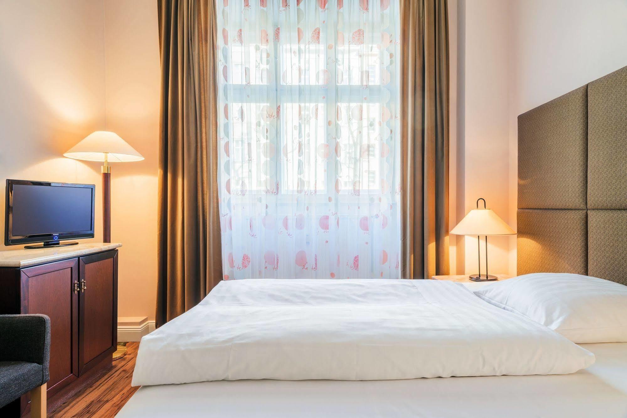 Hotel-Pension Michele Berlin Zewnętrze zdjęcie
